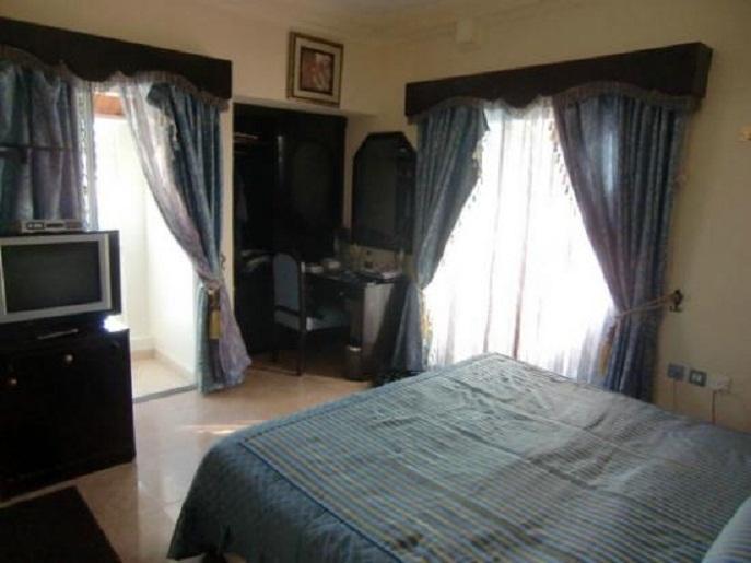 Marina Hotel Mutrah Luaran gambar